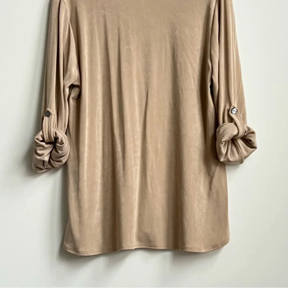Chicos NWT Travelers Sand V-Neck Long Roll Tab Sleeve Slinky Top Size 2 (12-14) - Picture 9 of 14